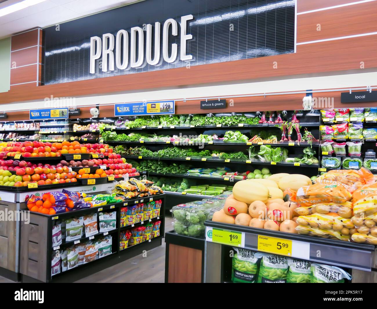 Sezione produzione in Supermarket locale Foto Stock