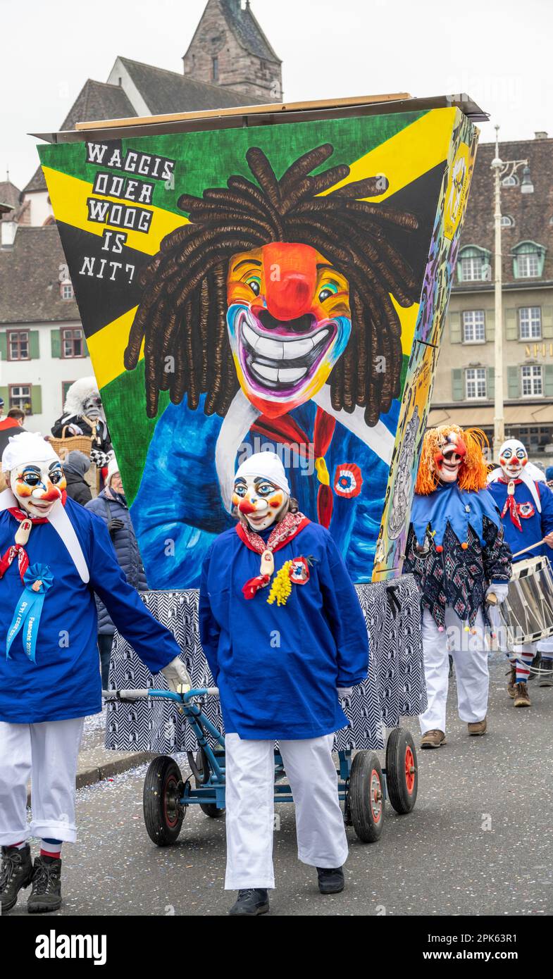 Costume francese alla parata di Basilea Fasnacht in Svizzera Foto Stock