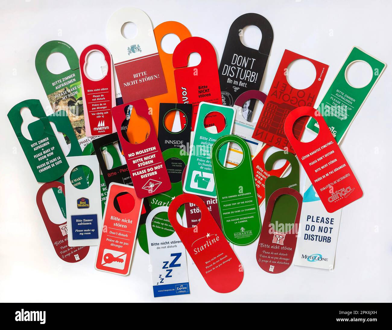 Si prega di organizzare la vostra camera, non disturbare, le indicazioni per le porte in hotel e pensioni, studio shot, Germania Foto Stock