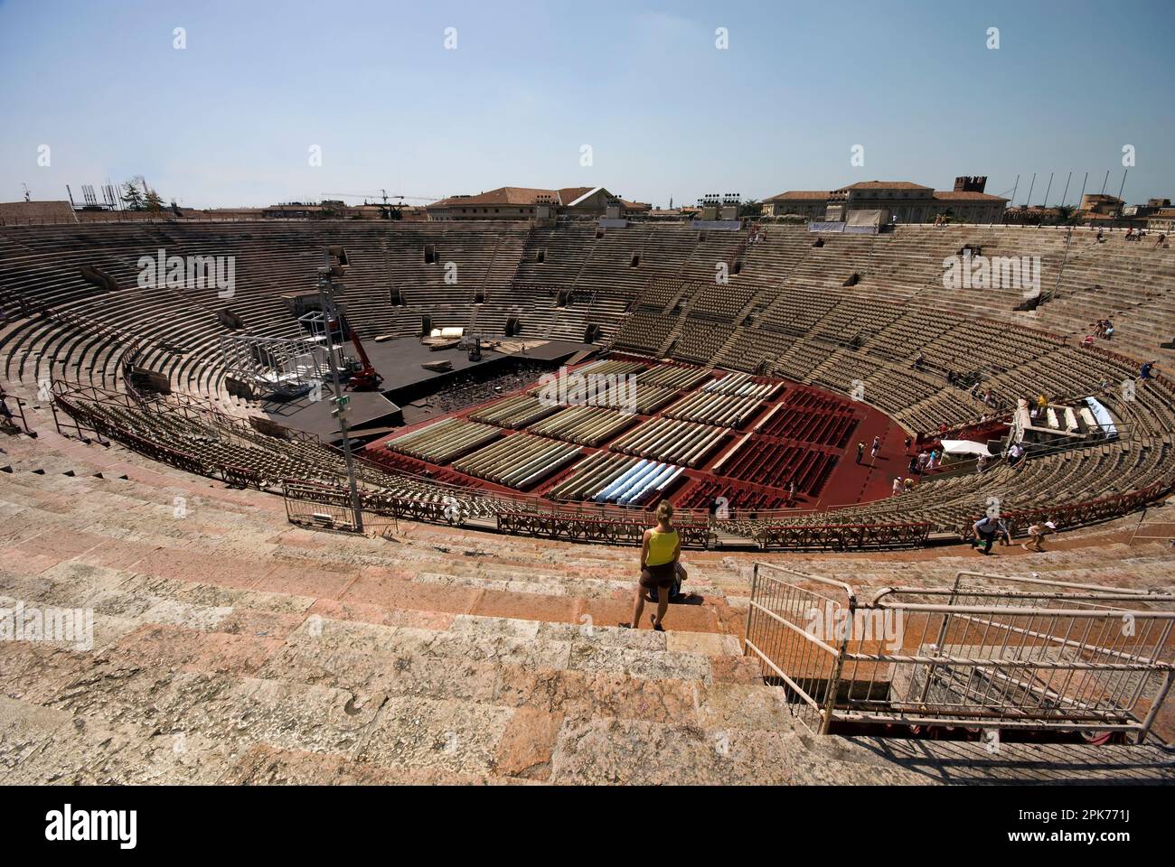 Le rovine dell'anfiteatro dell'Arena di Verona in Piazza Bra a Verona Foto Stock