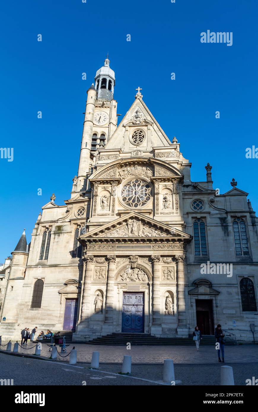 Parigi, Francia, la facciata di Saint Etienne du Mont o Saint-Etienne-du-Mont che è una chiesa medievale nel quartiere latino di Parigi. Foto Stock