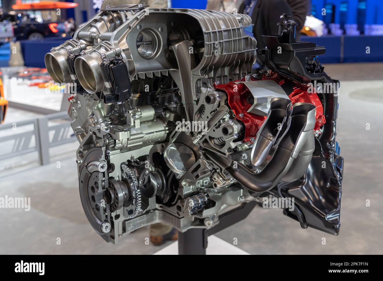 New York, Stati Uniti. 05th Apr, 2023. NEW YORK, NEW YORK - APRILE 05: Un motore Chevrolet Corvette Z06 LT6 cutout visto all'International Auto Show press preview al Jacob Javits Convention Center il 5 Aprile 2023 a New York City. Credit: SOPA Images Limited/Alamy Live News Foto Stock