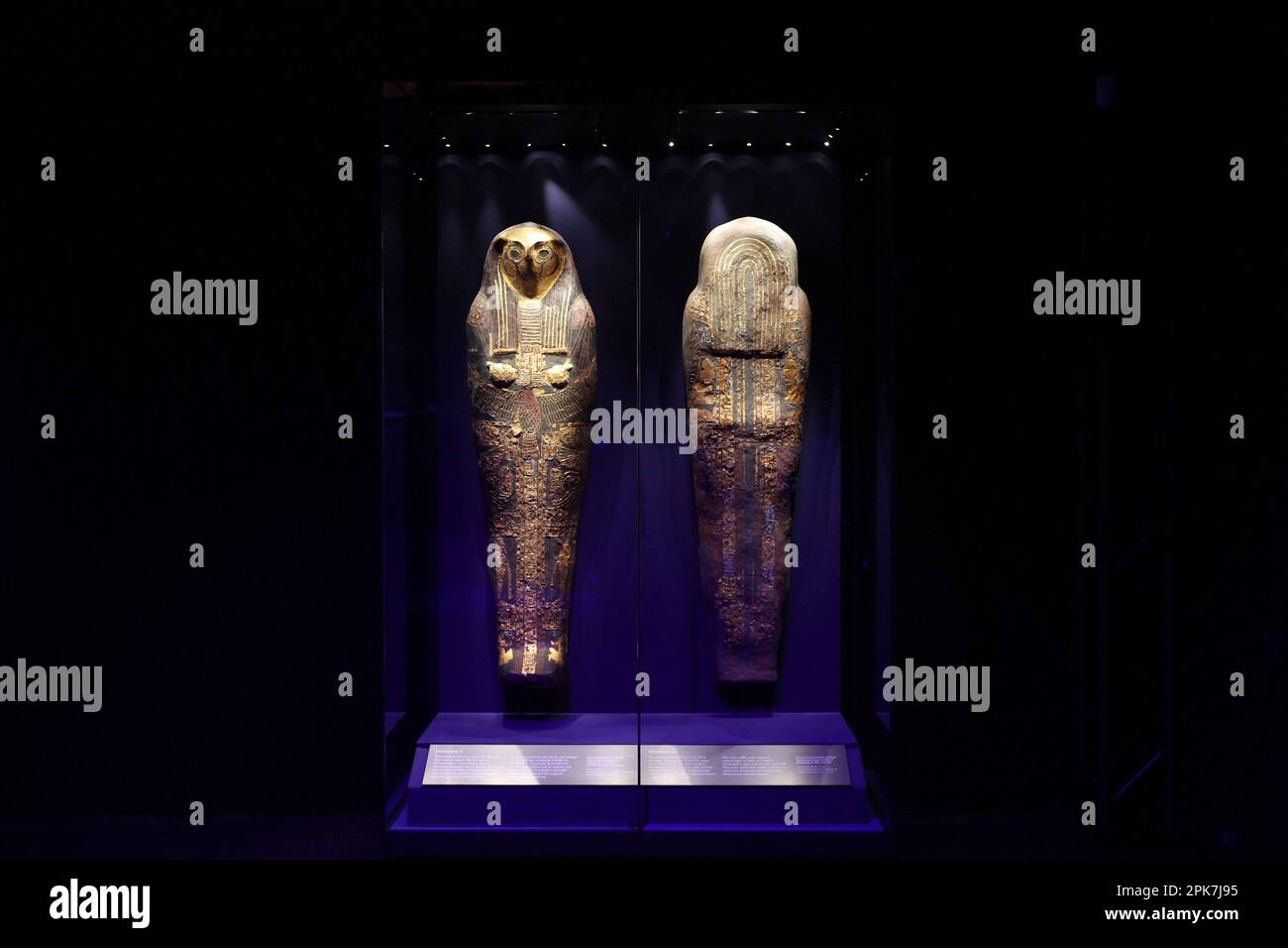 Parigi (Francia), 6 aprile 2023, la mostra “Ramses il Grande e l’Oro dei Faraoni” alla Grande Halle de la Villette di Parigi (Francia), il 6 aprile 2023, aprirà dal 7 aprile al 6 settembre. Saranno esposte circa 180 opere eccezionali, tra cui il famoso Tesoro di Tanis e la collana d'oro di Psusenes i, o il sarcofago del faraone Ramses II Foto di Jerome Domine/ABACAPRESS.COM Credit: Abaca Press/Alamy Live News Foto Stock