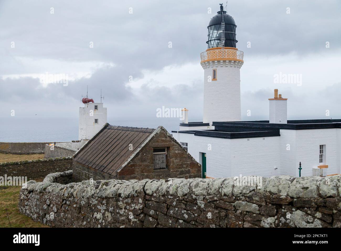 Dunnet Head Lighthouse è un faro attivo del 19th ° secolo che si trova su Dunnet Head Foto Stock