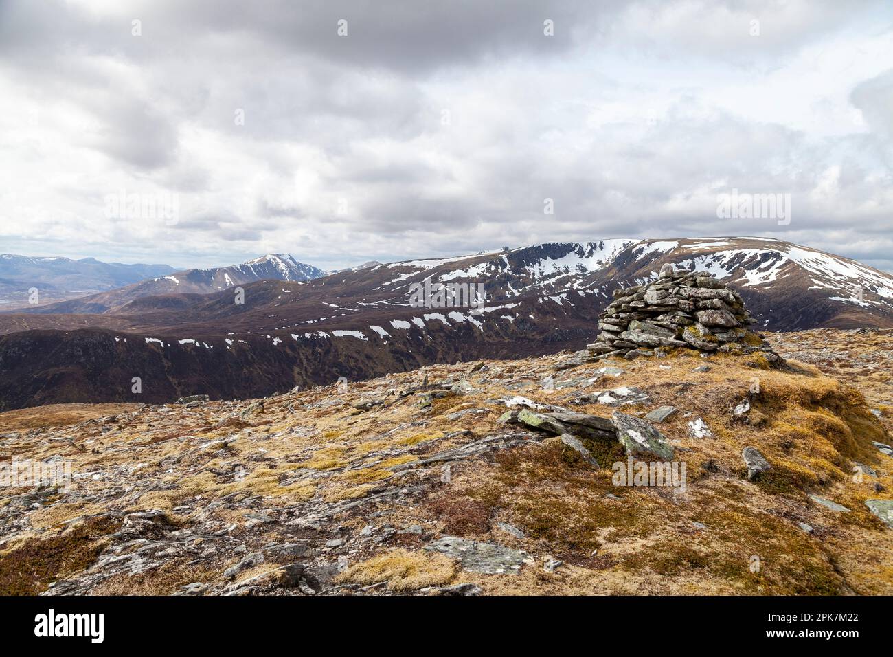 Il Munro Maoile Lunndaidh visto da un Sidhean, Highland, Scozia Foto Stock