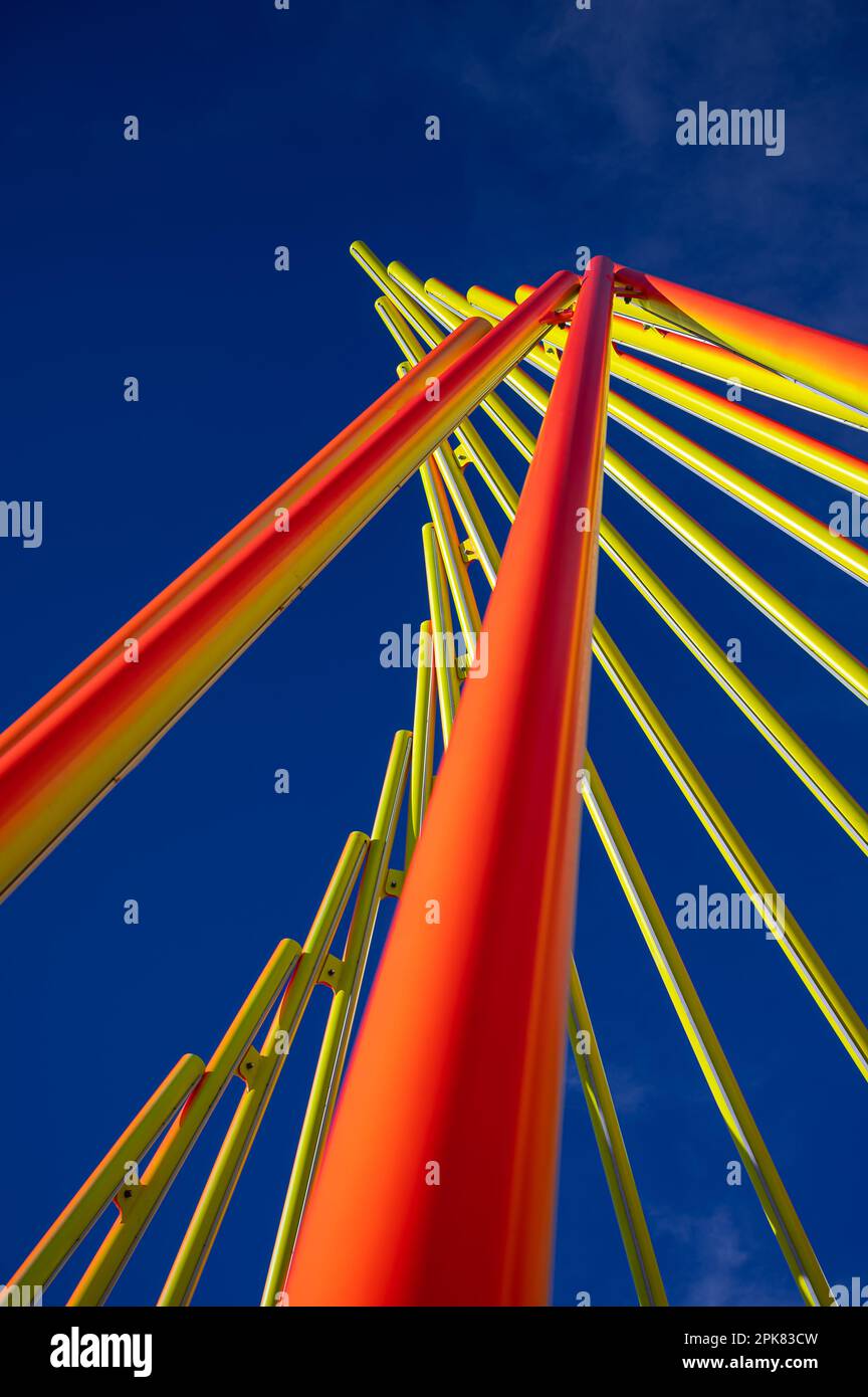 Temenos dell'artista americano Liliane Lijn, Granary Square, Kings Cross, Londra Foto Stock