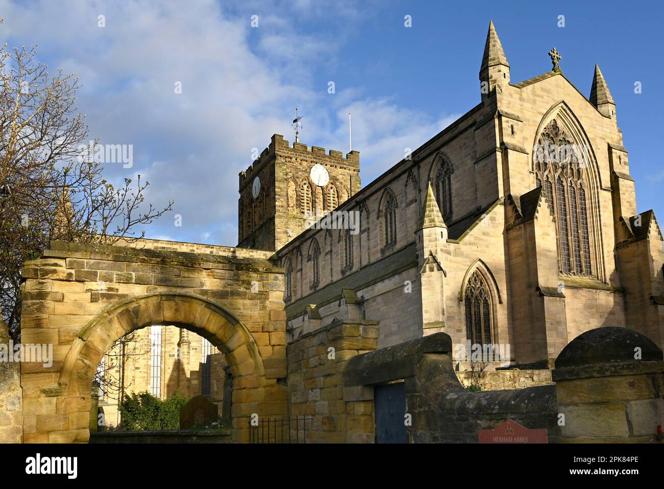 Hexham, Northumberland, Inghilterra, Regno Unito. Abbazia di Hexham (Chiesa del Priorato Agostiniano di Sant'Andrea - c1170-1250 - Normanno) Foto Stock
