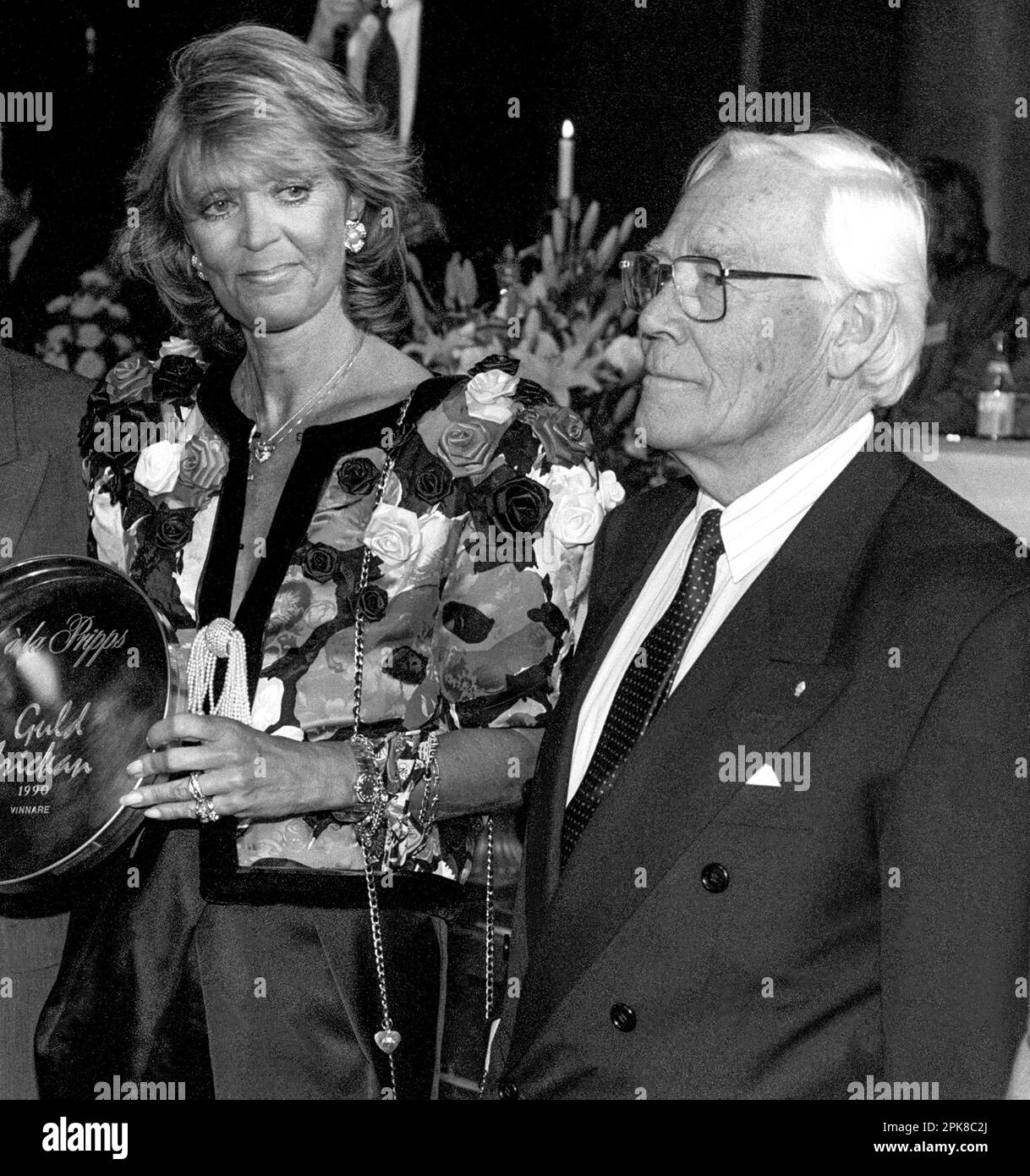 PRINCIPESSA SVEDESE e sorella anziana del re Carl XVI Gustaf Birgitta premia lo chef dell'anno insieme allo chef e al ristoratore Tore Wretman Foto Stock