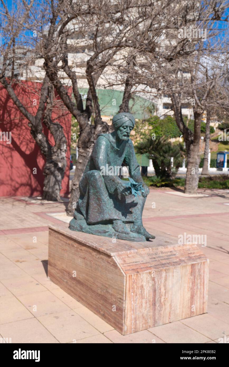 Benalmadena statua di Ibn al-Baytar botanico e farmacologo sul lungomare Spagna Costa del Sol Foto Stock