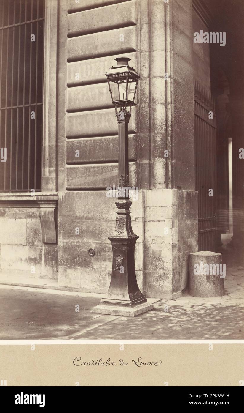 Candélabre du Louvre] circa 1877 di Charles Marville Foto Stock