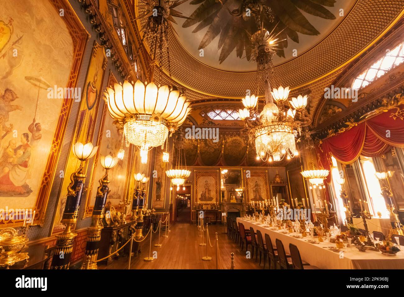 Inghilterra, East Sussex, Brighton, il Royal Pavilion, Banqueting Room Foto Stock