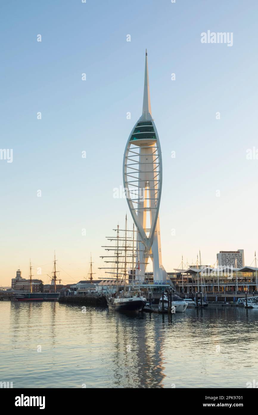 Inghilterra, Hampshire, Portsmouth, Portsmouth Harbour, Spinnaker Tower Foto Stock