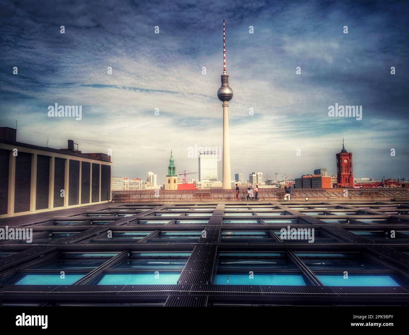 Vista dalla terrazza sul tetto del Berlin Humoldtforum verso il centro città est. Foto Stock