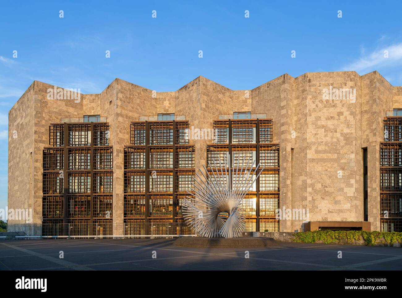 03.05.2018, Germania, Renania-Palatinato, Mainz - Mainz Municipio su Jockel-Fuchs-Platz, costruito nel 1968 dalla ditta di architettura danese Jacobsen e. Foto Stock