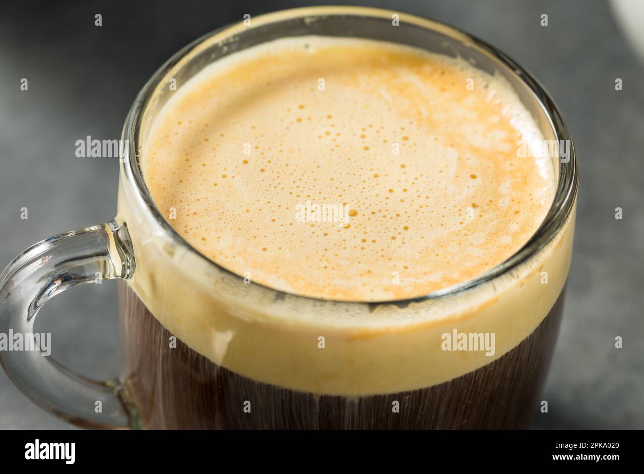 Caldo caffè all'uovo vietnamita da bere a colazione Foto Stock