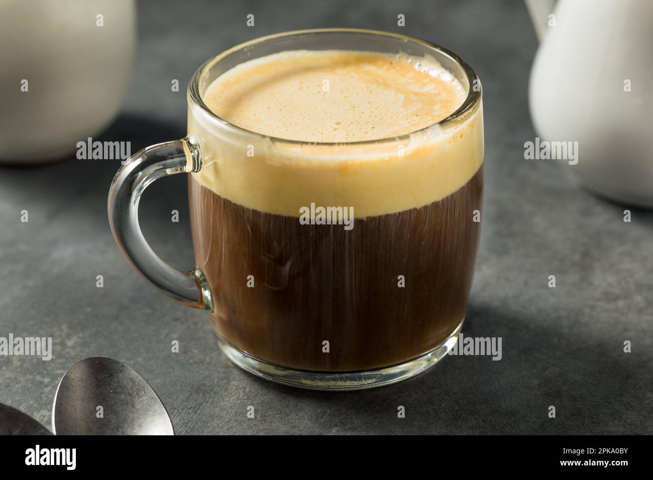 Caldo caffè all'uovo vietnamita da bere a colazione Foto Stock