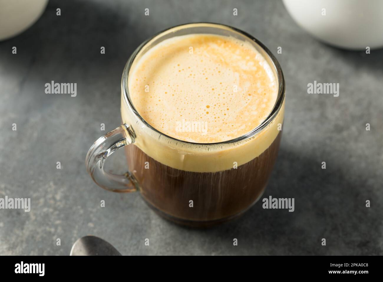 Caldo caffè all'uovo vietnamita da bere a colazione Foto Stock