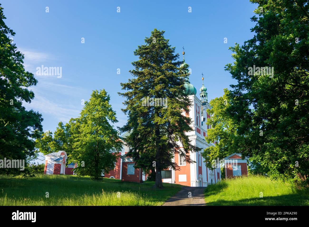 KRNOV (Jägerndorf), Chiesa di nostra Signora dei sette dolori a Cvilin (Kostel Panny Marie Sedmibolestne a Povysení svateho Krizena Cvilin) a Moravskoslezsky, Regione Moravo-Slesiana, Regione Mährisch-schlesische, Ceco Foto Stock