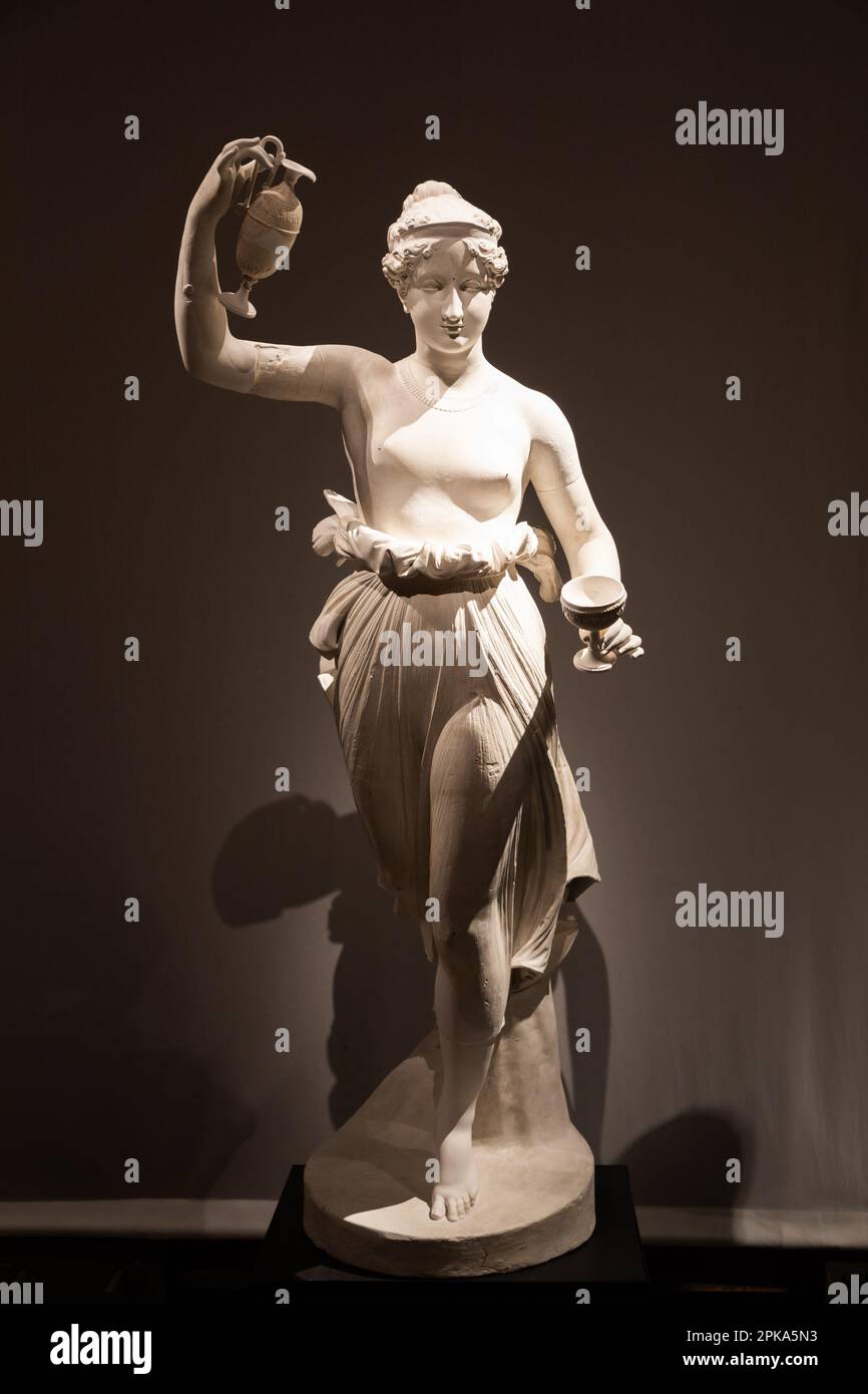Bassano del Grappa, Italia - Dicembre 2022: Statua di Ebe, famosa scultura antica di Antonio Canova, 1796 Foto Stock