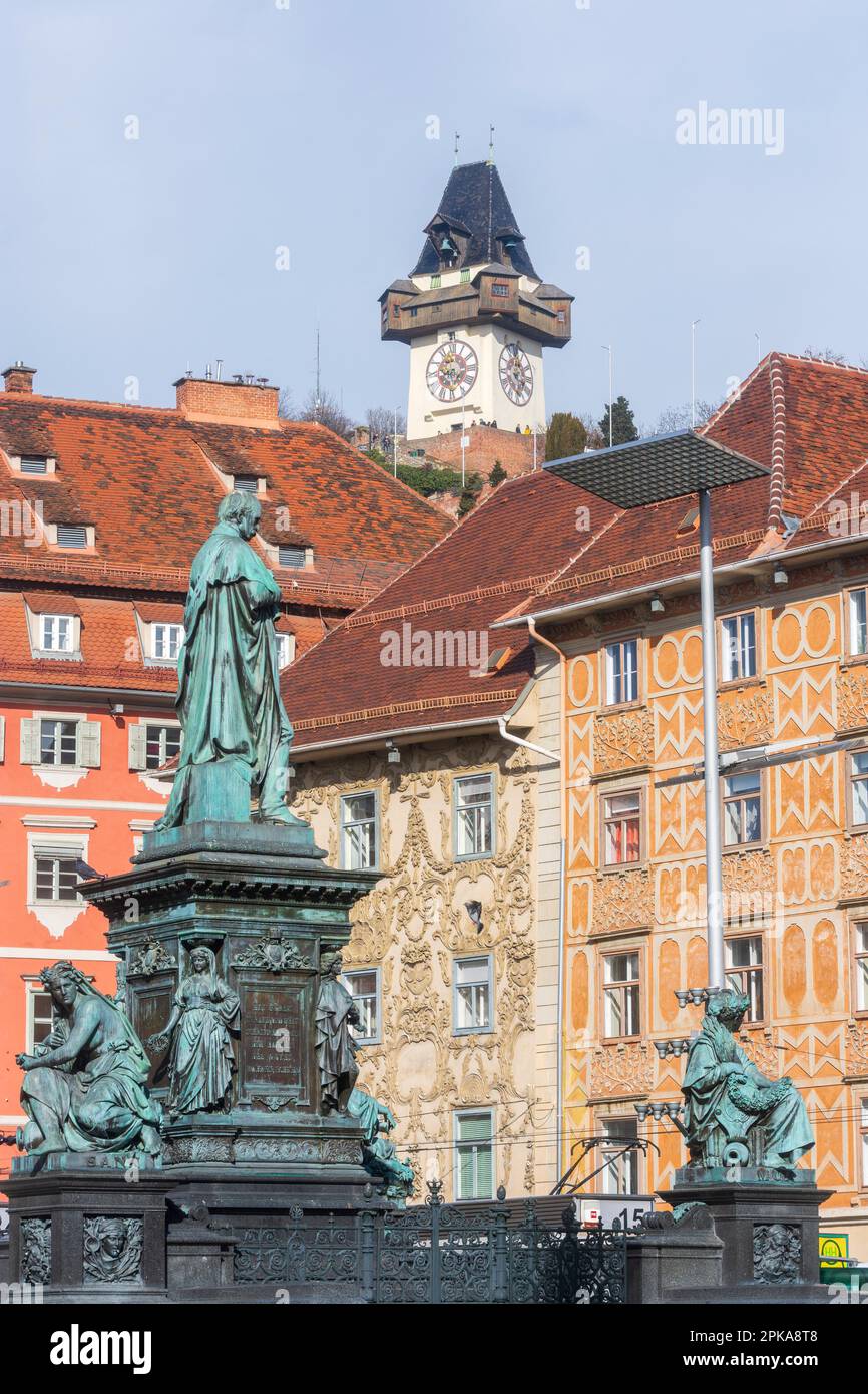 Graz, piazza 'Hauptplatz', fontana Erzherzog Johann, torre dell'orologio nella regione Graz, Stiria, Austria Foto Stock