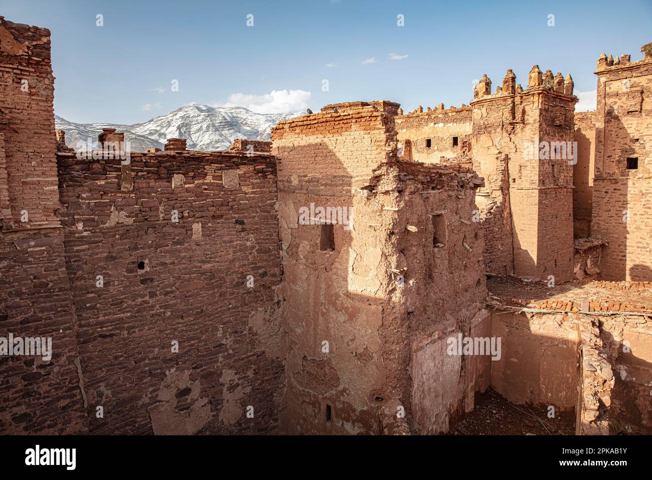 Marocco, Telouet, Telouet Kasbah, Glaoui Palace, castello, caravan percorso, muro, merlature Foto Stock