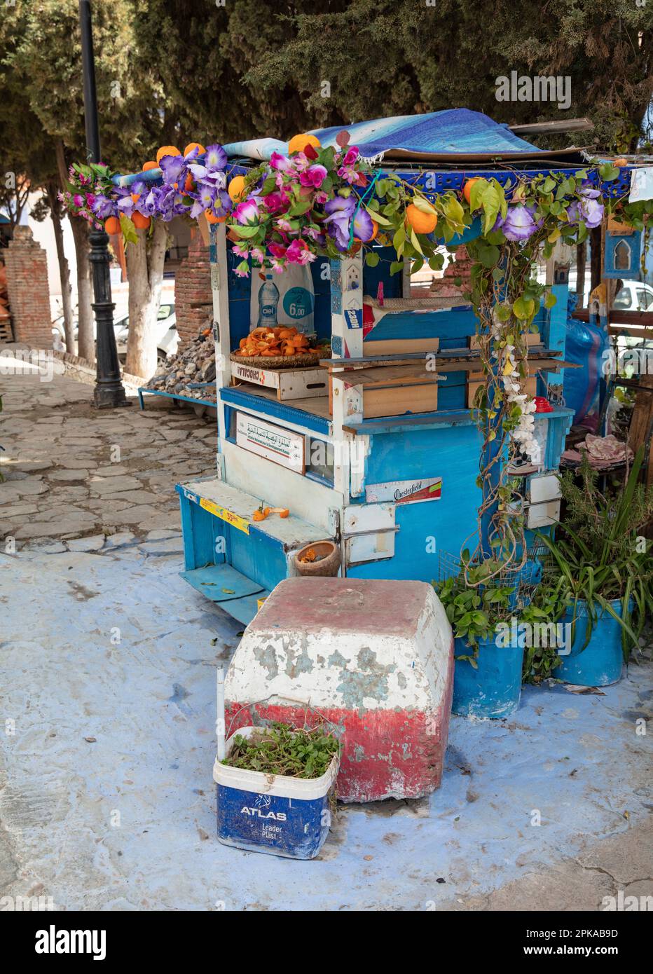 Marocco, Chefchaouen, la Città Blu, stallo di vendita Foto Stock