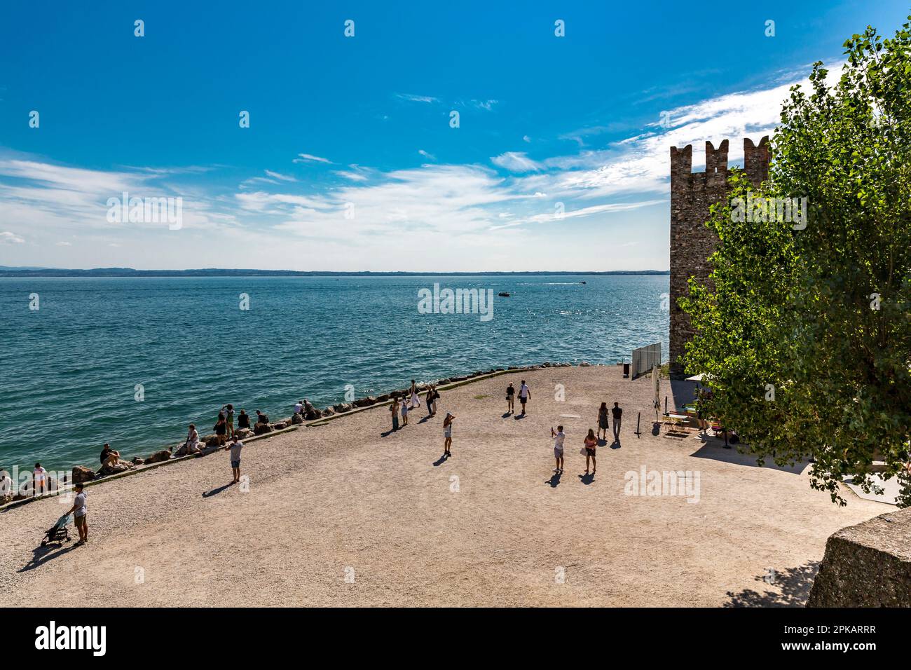 Spiaggia, Centro storico, Sirmione, Lago di Garda, Brescia, Italia, Europa Foto Stock