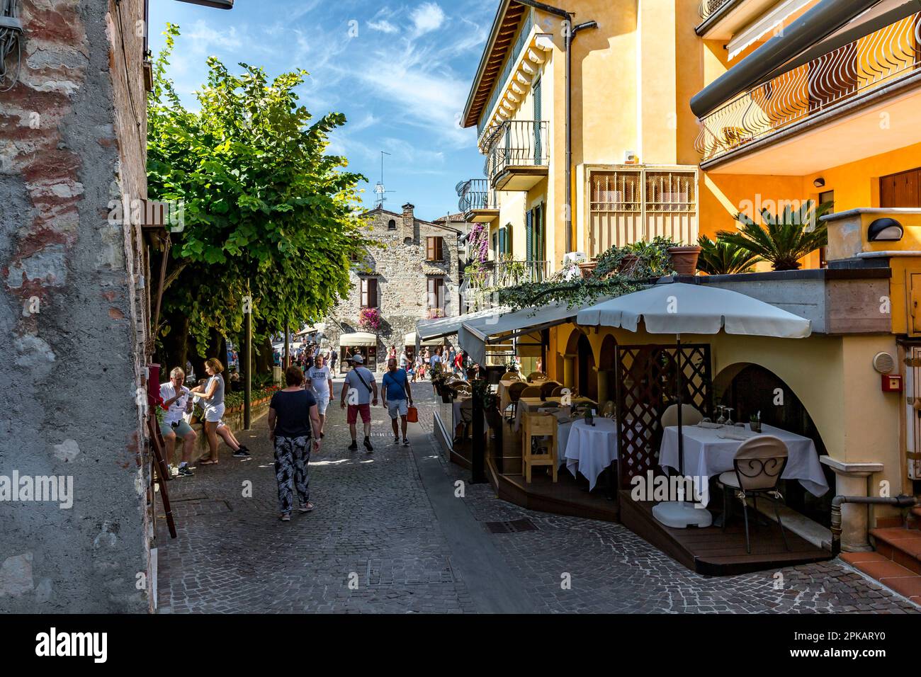 Città Vecchia, Sirmione, Lago di Garda, Brescia, Italia, Europa Foto Stock