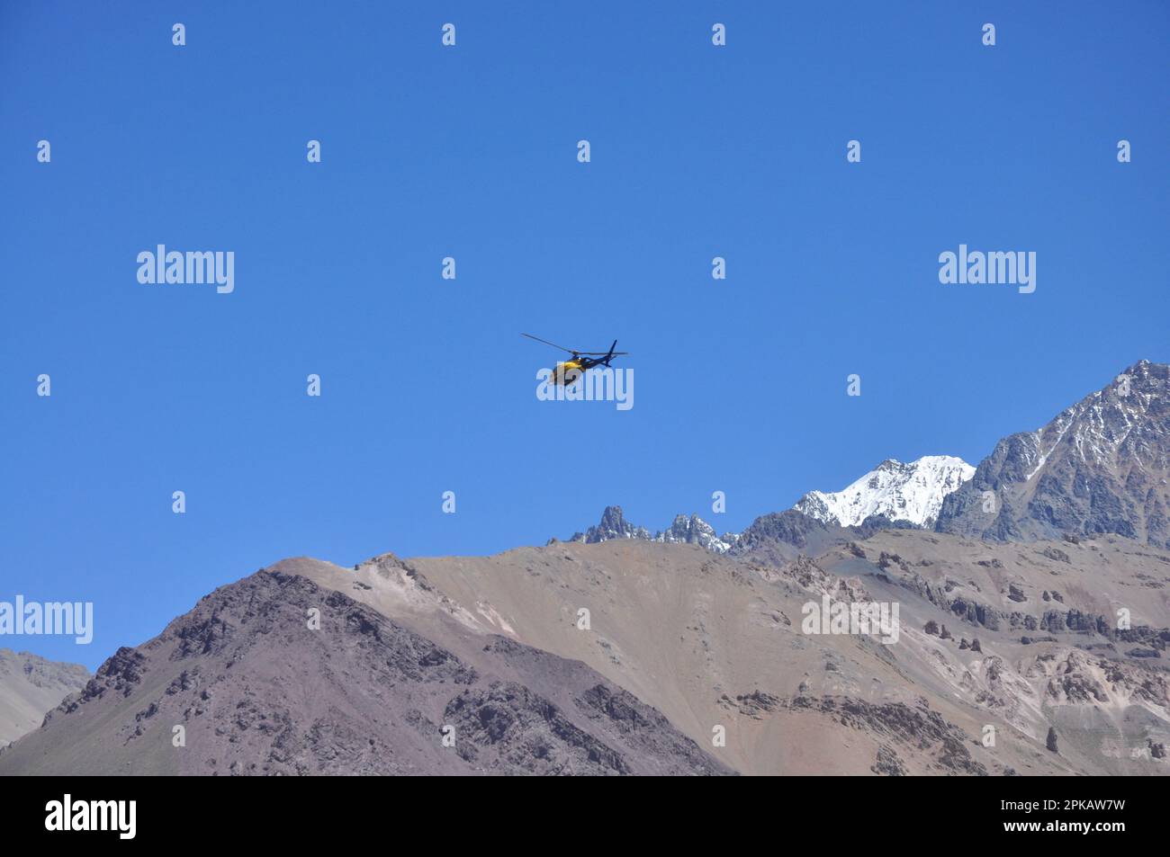 Vuelo de helicóptero de rescate Foto Stock