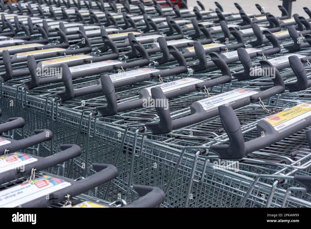 Carrello di un negozio Lidl a Wilhelmshaven, bassa Sassonia, Germania Foto Stock