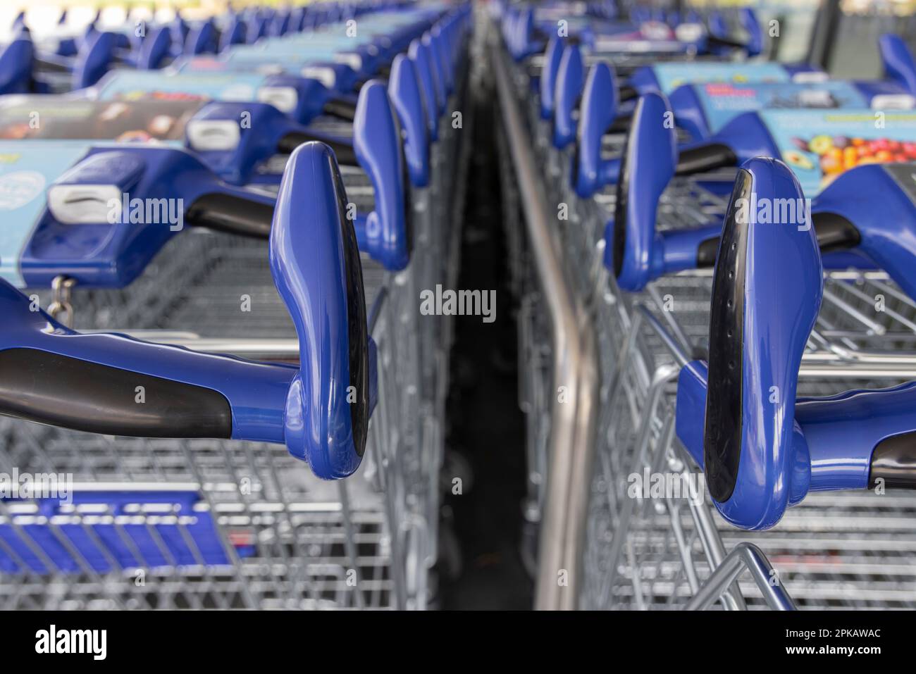 Carrello di un negozio Aldi Nord a Wilhelmshaven, bassa Sassonia, Germania Foto Stock