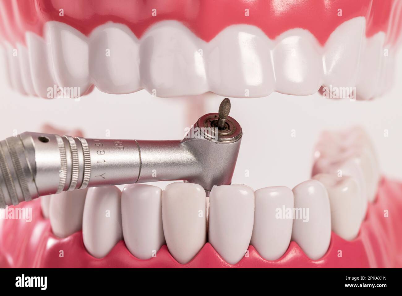 Dentist drill, dettaglio, immagine simbolo, visita dentista paura di perforazione, cura dentale, modello di cura dentale di base, Foto Stock