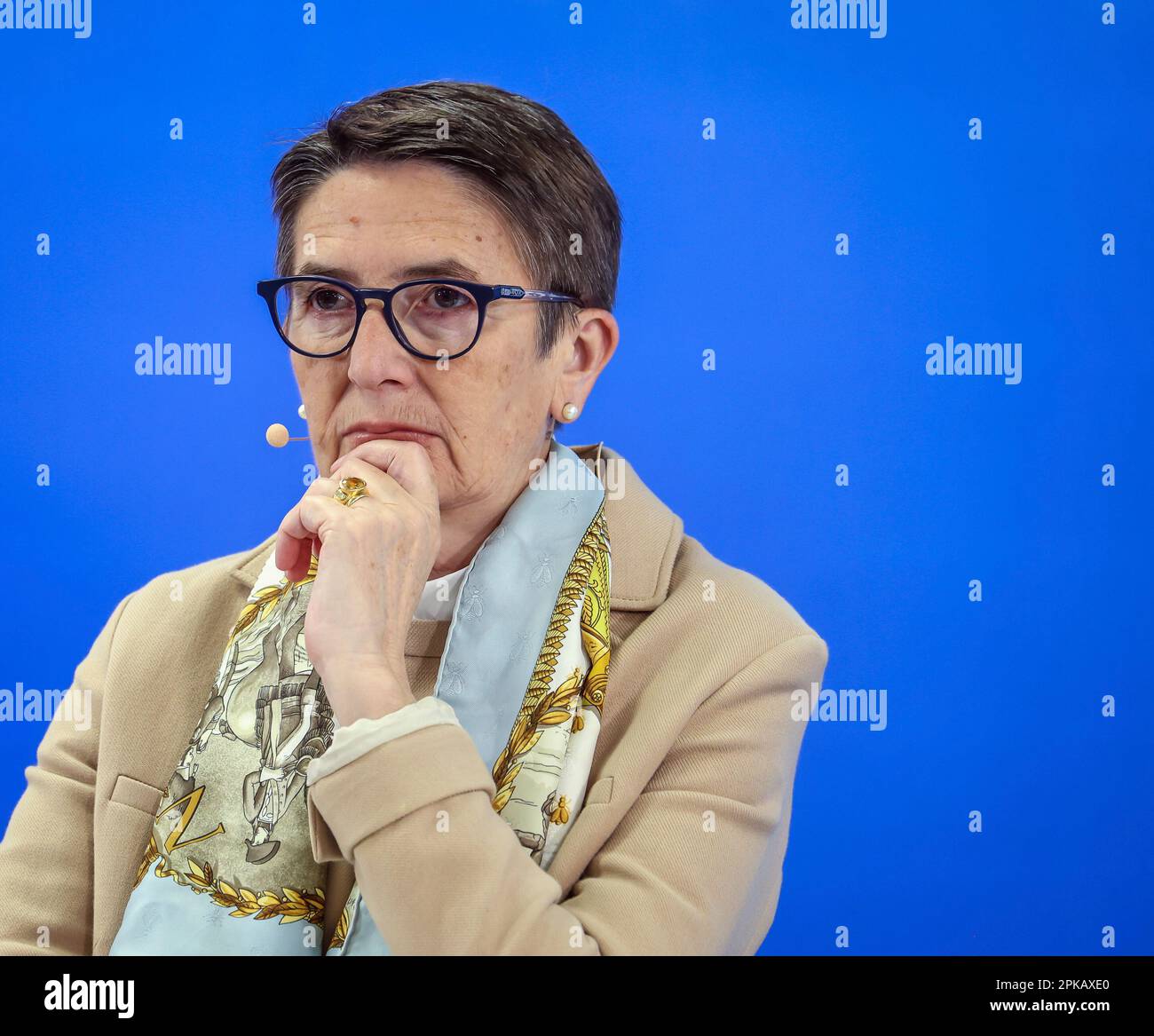 Essen, Renania Settentrionale-Vestfalia, Germania - Direttore del lavoro RWE, CHO Zvezdana Seeger, alla conferenza stampa annuale RWE. Foto Stock