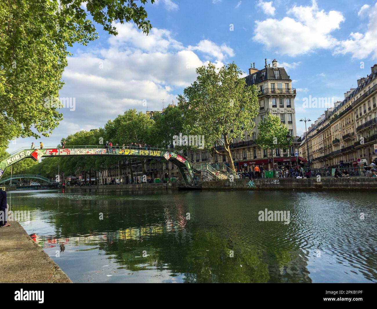 Calma canale Saint Martin a Parigi in estate, Francia Foto Stock