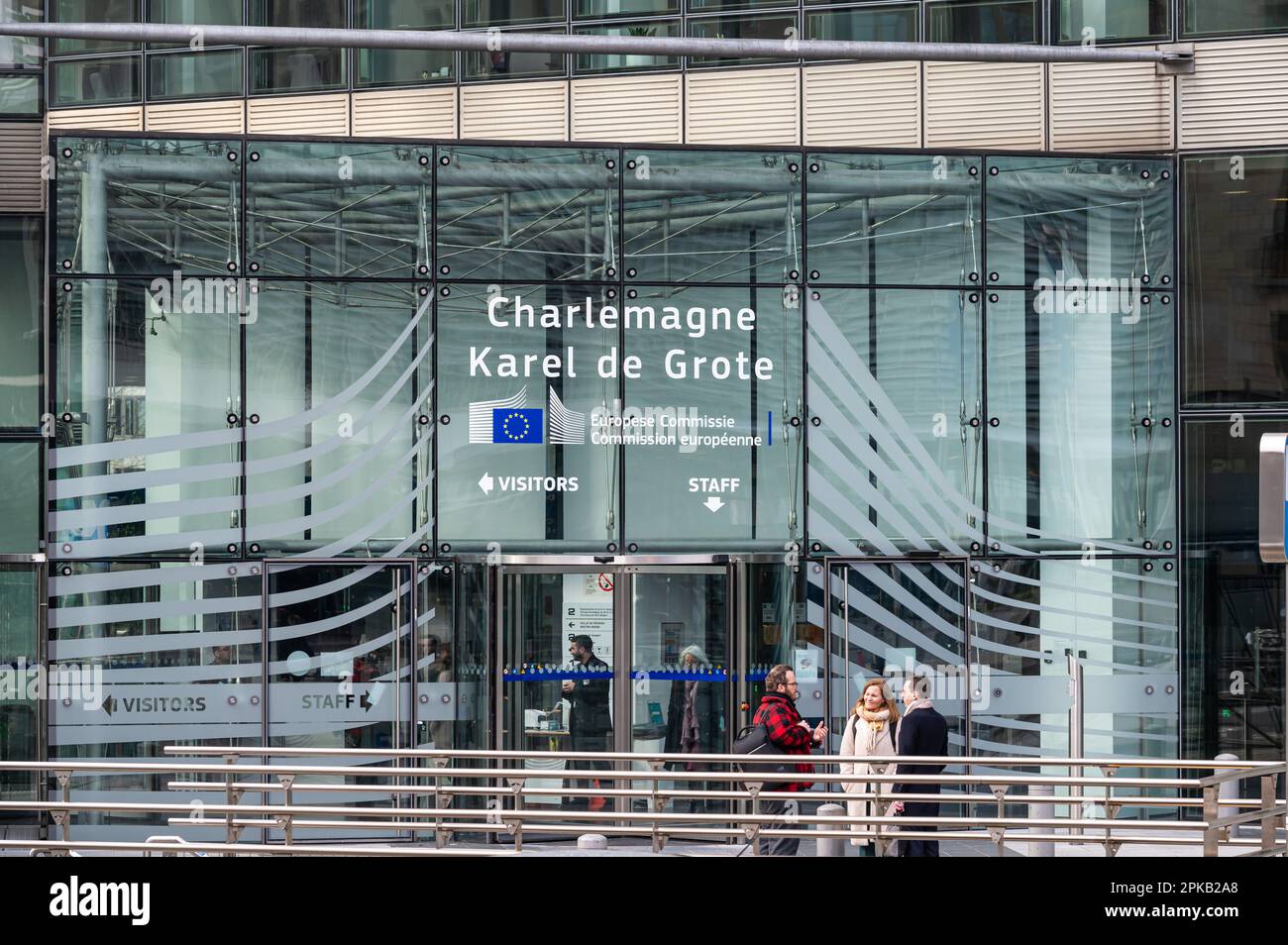 Quartiere europeo di Bruxelles, Belgio - 15 marzo 2023 - ingresso dell'edificio Carlo Magno della Commissione europea Foto Stock