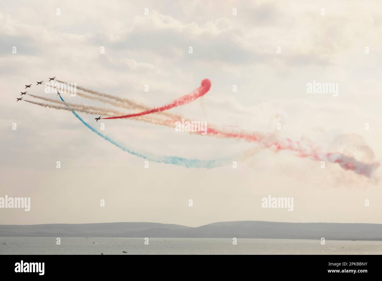 Inghilterra, Dorset, Bournemouth, l'annuale Air Show, Red Arrows Display Foto Stock