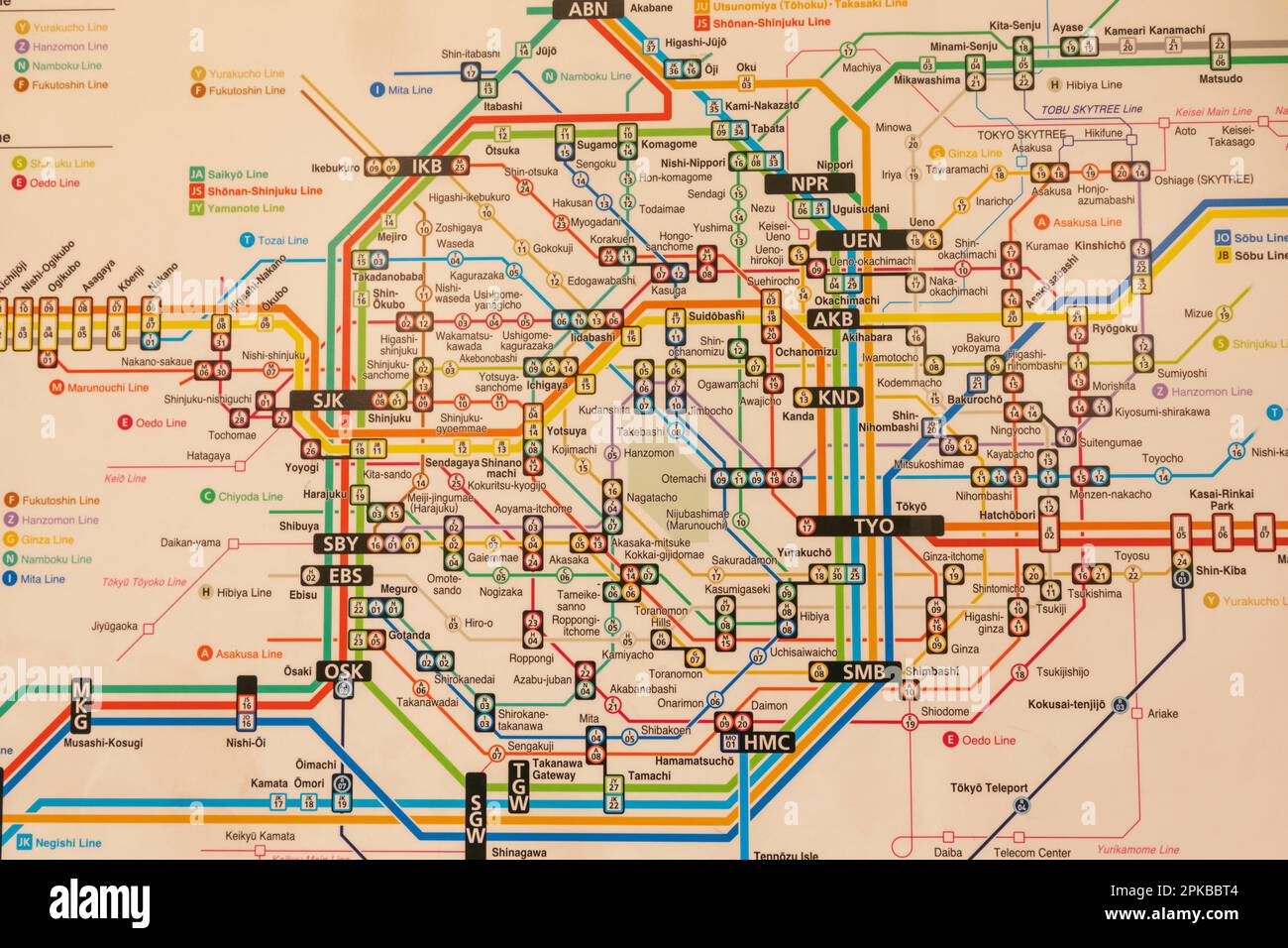 Giappone, Honshu, Tokyo, Mappa della lingua inglese che mostra la metropolitana e il sistema di trasporto ferroviario JNR Foto Stock