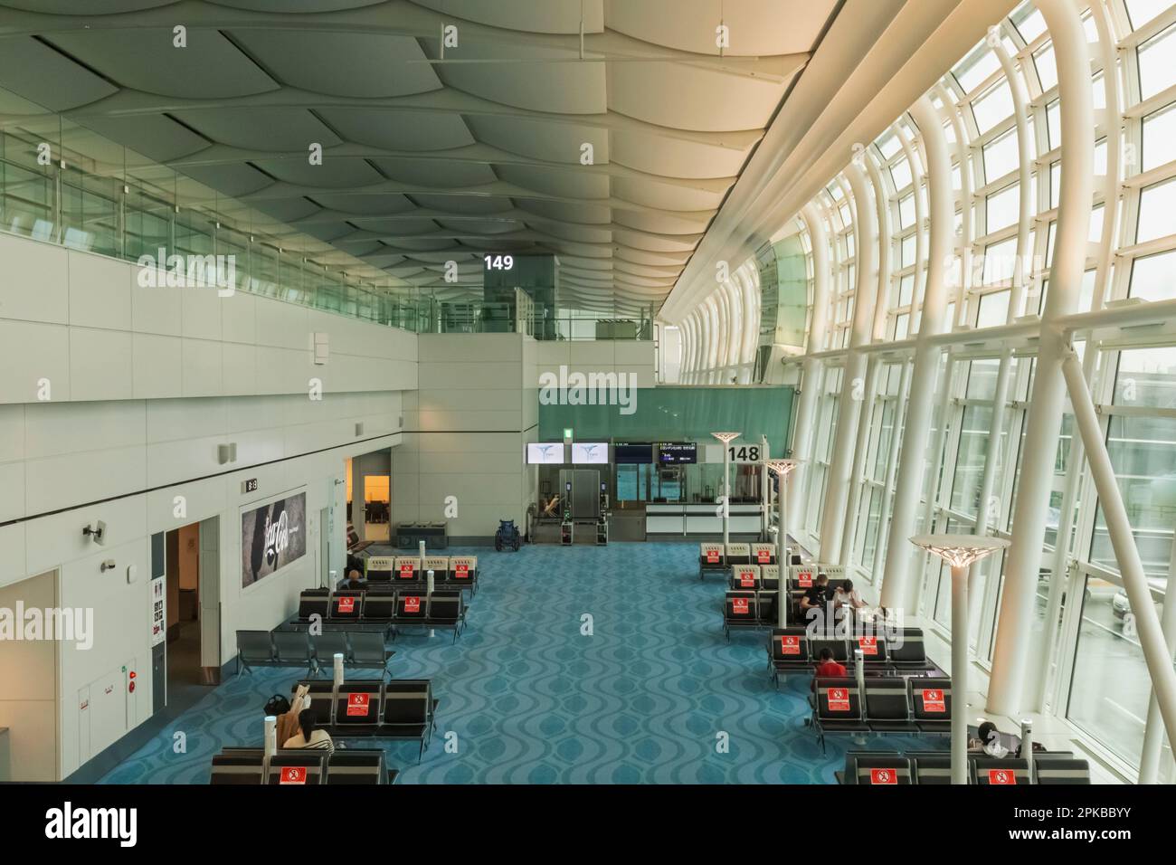 Giappone, Honshu, Tokyo, Aeroporto Internazionale di Haneda, Area di attesa per la partenza dei voli Foto Stock