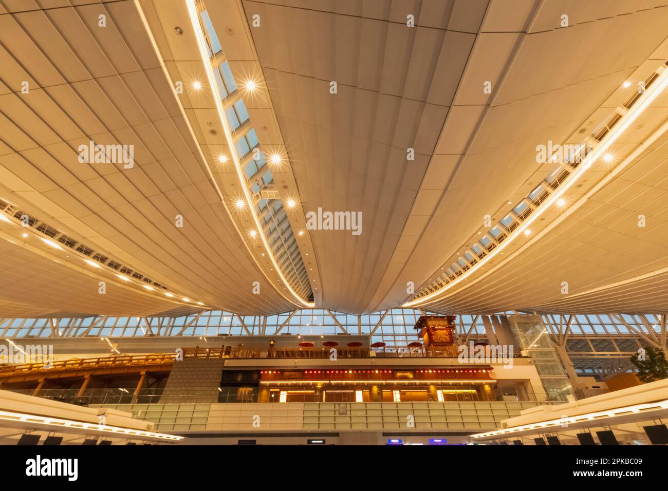 Giappone, Honshu, Tokyo, Aeroporto Internazionale di Haneda, Vista interna Foto Stock