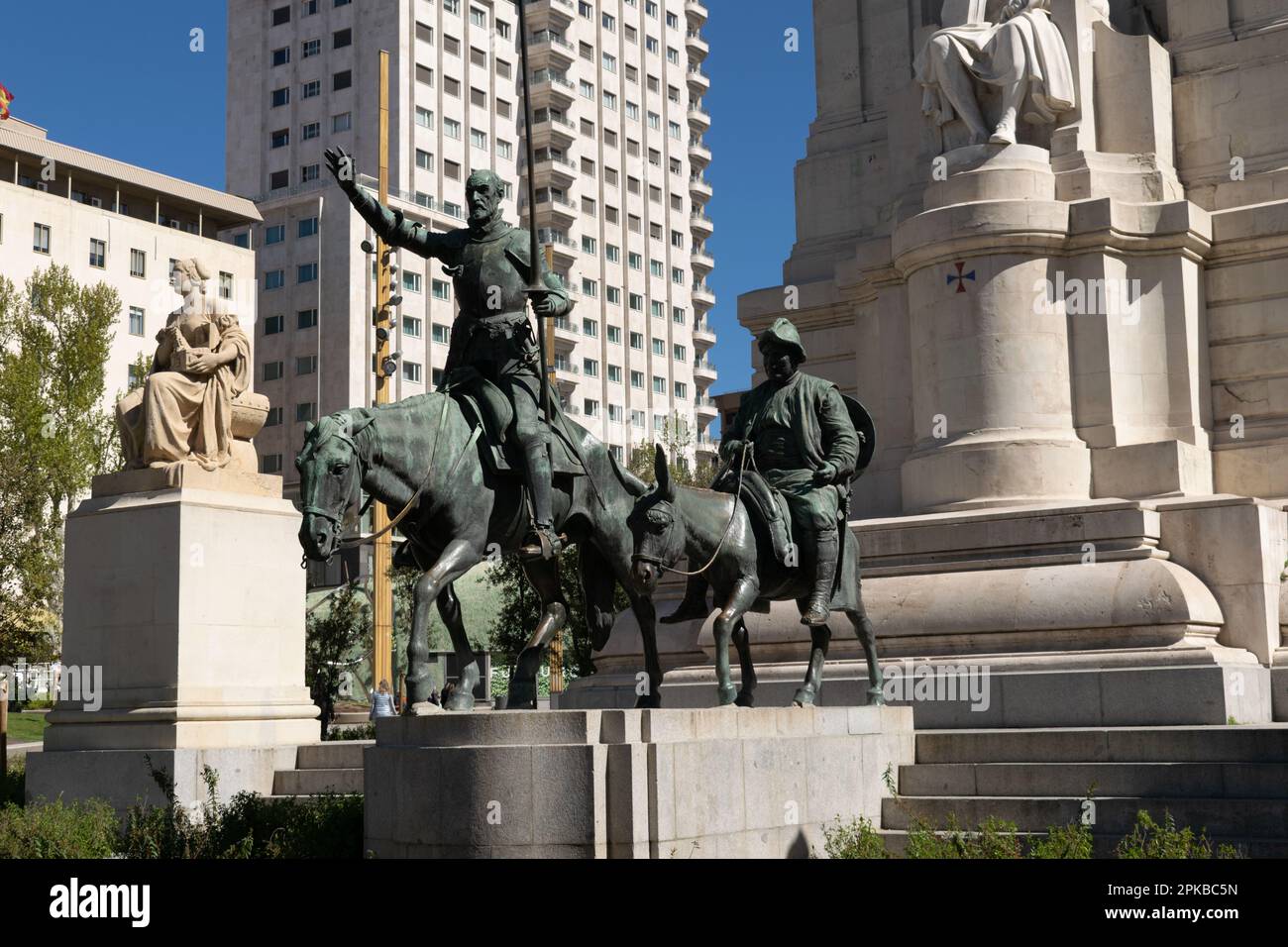 Plaza de Esapana con statue di Don Chisciotte e Sancho Panza Foto Stock