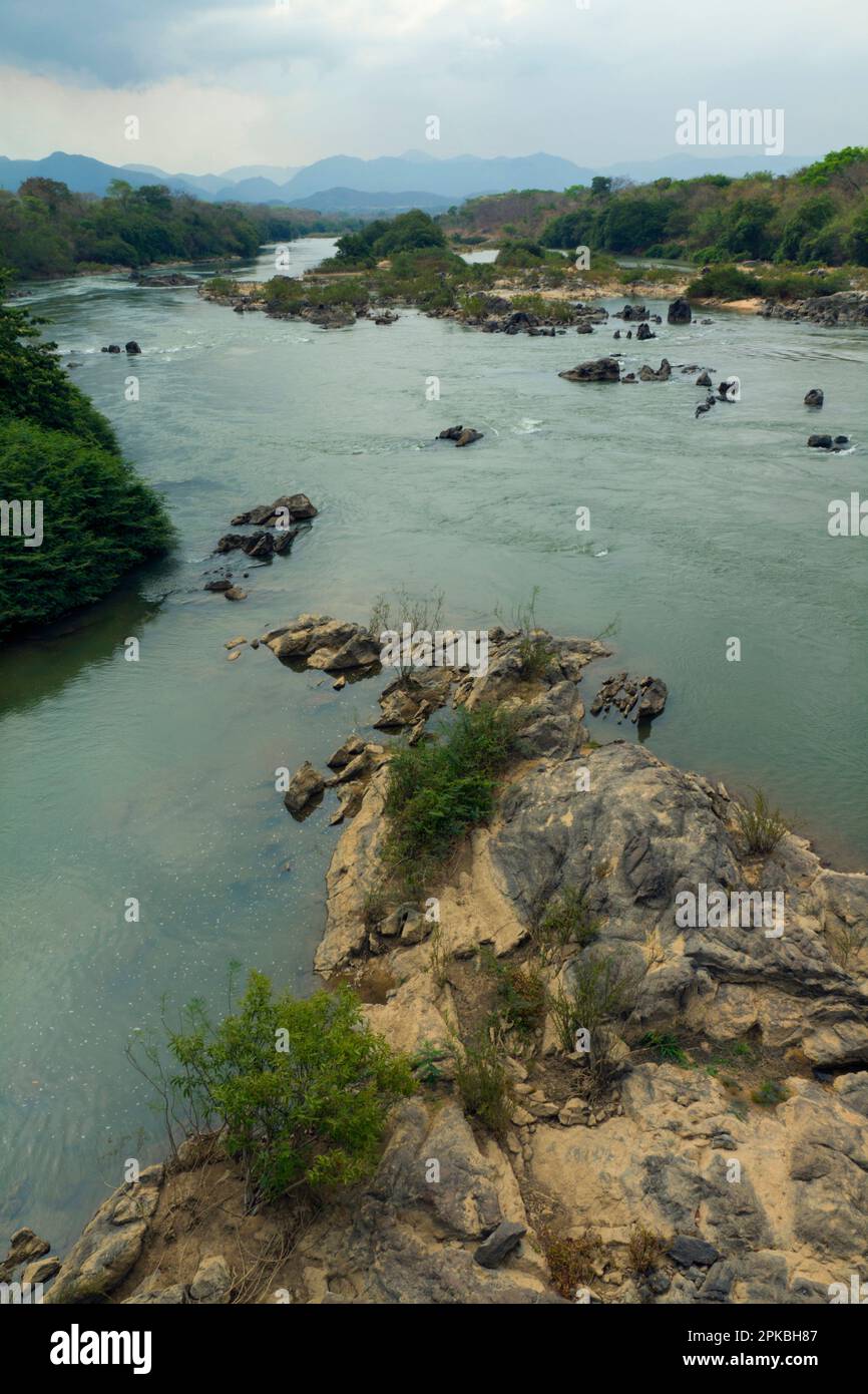 Rio Parana, affluente del Rio Tocantins. Highlands brasiliane, stato di Goias settentrionale, Brasile Foto Stock