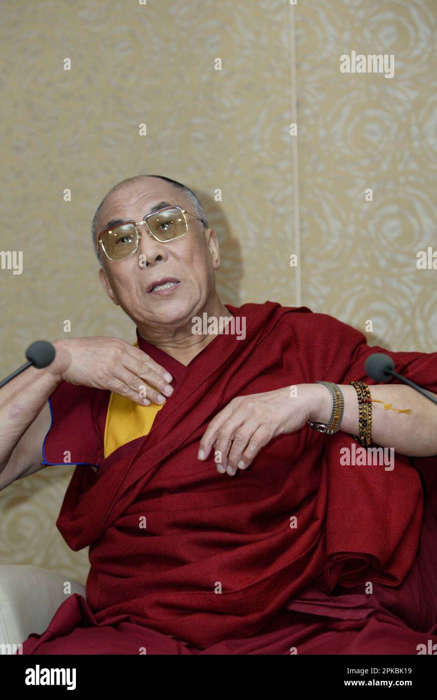 Sua Santità il 14th Dalai lama conduce una conferenza stampa a Sydney nell'ambito di una visita di undici giorni in Australia (6-16 giugno). Sheraton Wentworth Hotel, Sydney, Australia. 14.06.07. Foto Stock