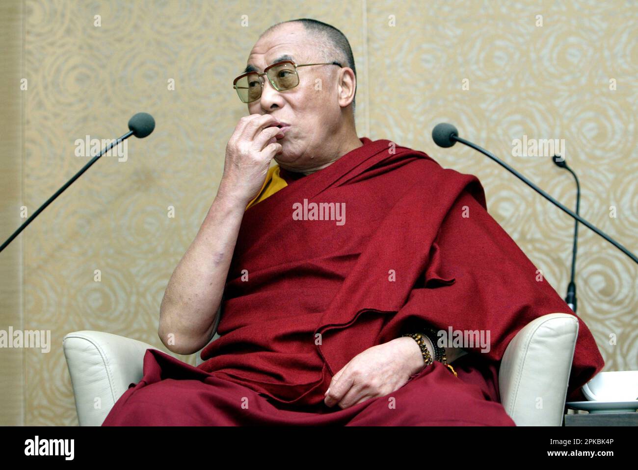 Sua Santità il 14th Dalai lama conduce una conferenza stampa a Sydney nell'ambito di una visita di undici giorni in Australia (6-16 giugno). Sheraton Wentworth Hotel, Sydney, Australia. 14.06.07. Foto Stock