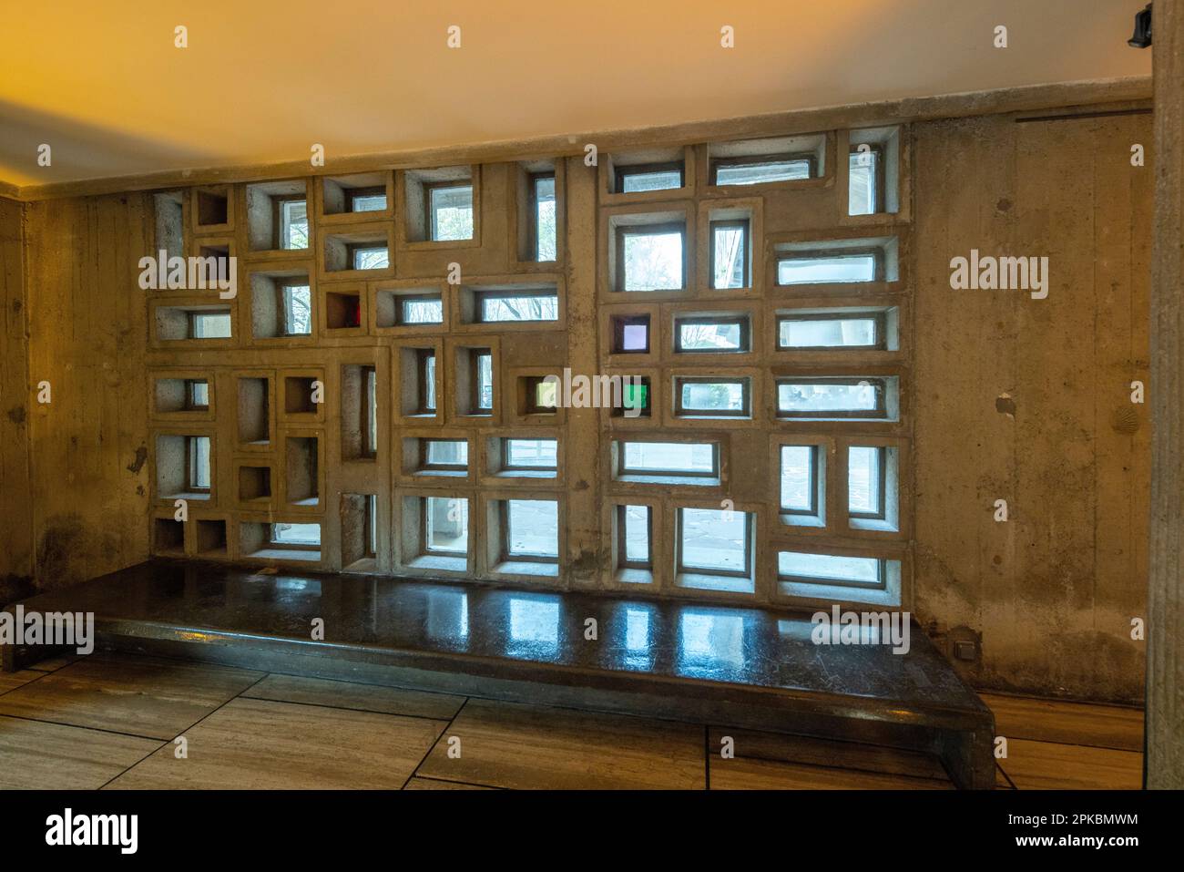 Ingresso o vestibolo, l'Unité d'habitation, la Cité Radieuse, Marsiglia, Francia Foto Stock