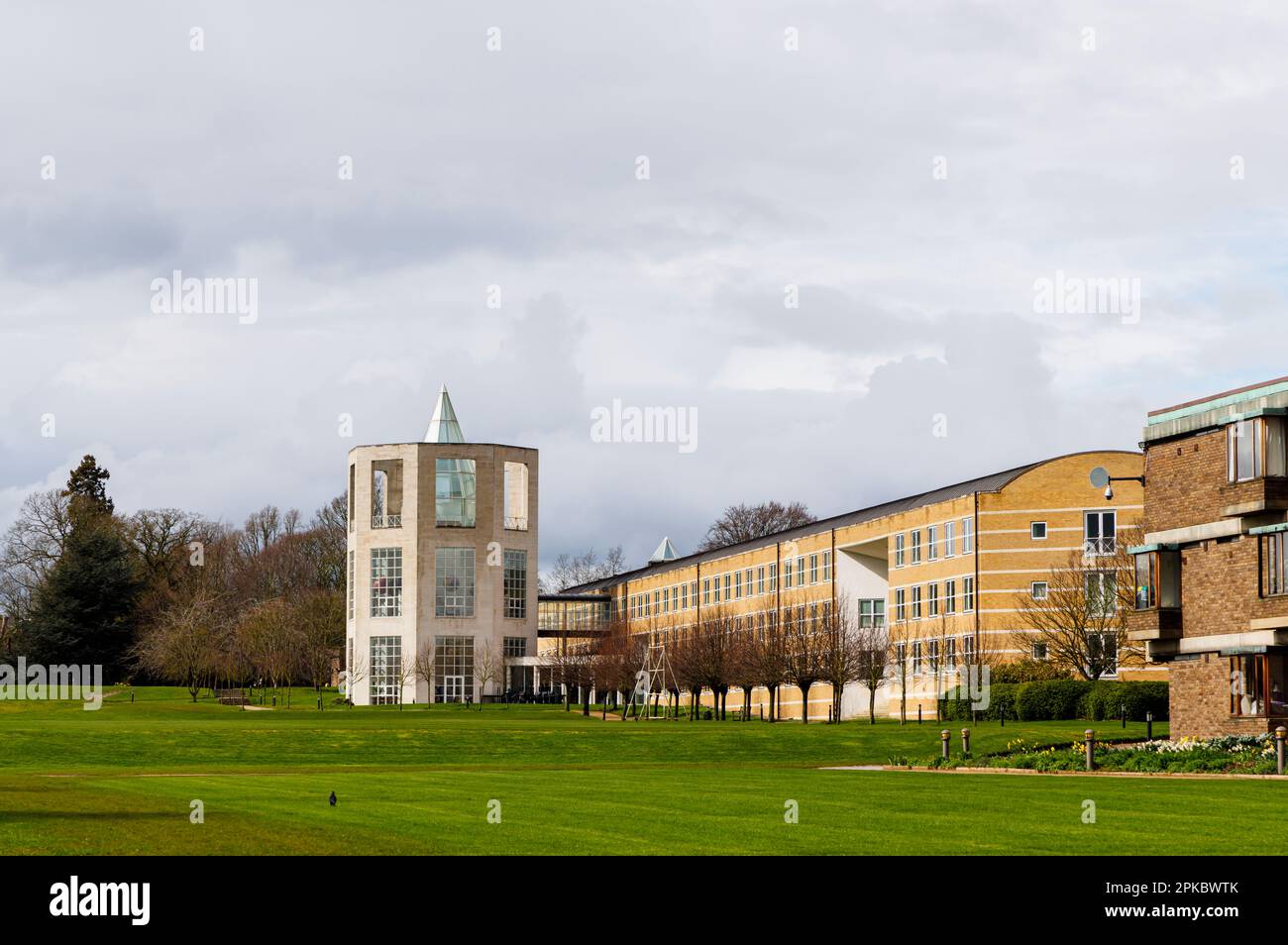 Il Moller Institute nei terreni del Churchill College, parte dell'Università di Cambridge, Inghilterra orientale Foto Stock