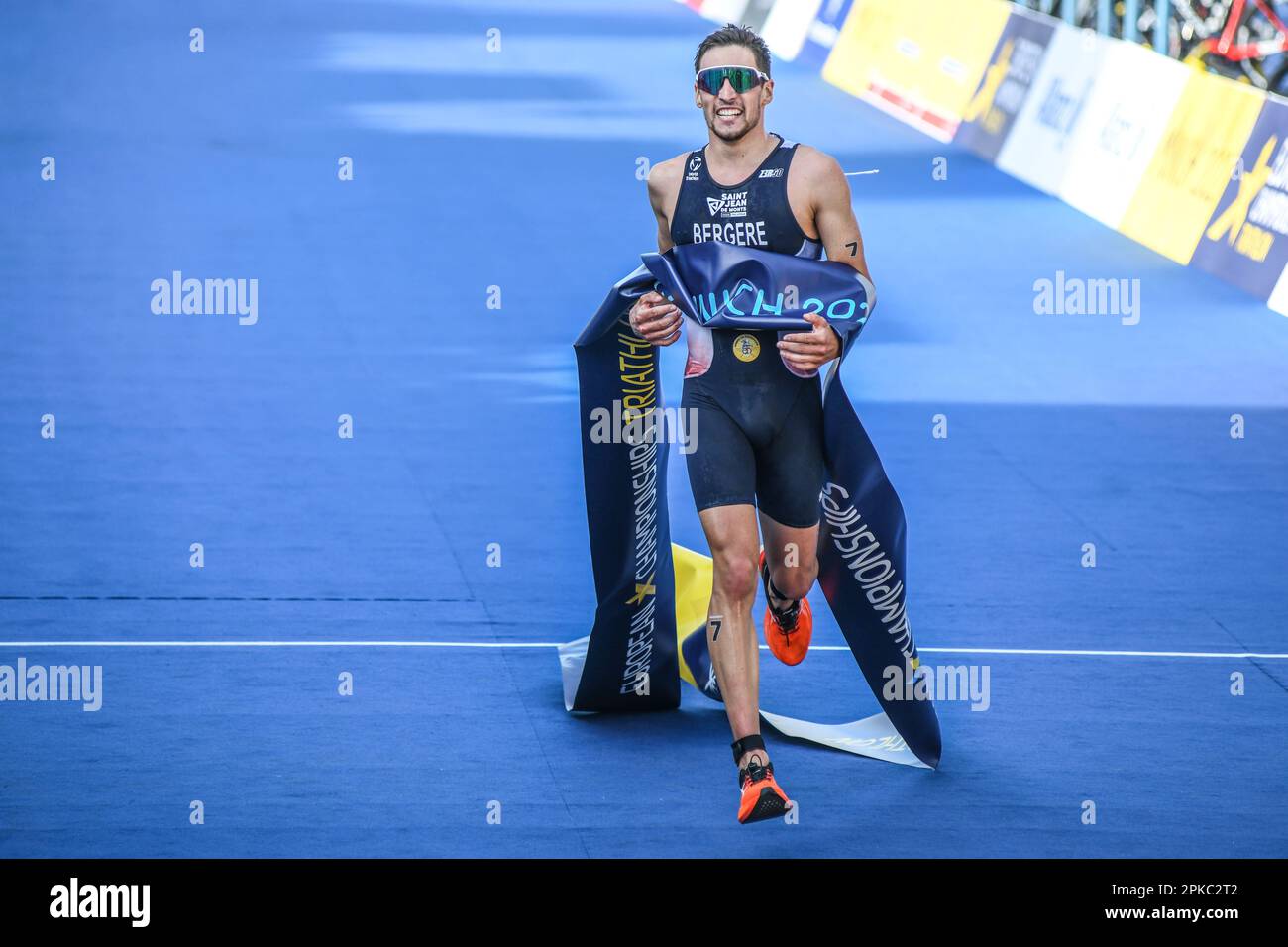 Leo Bergere (Francia, Medaglia d'oro), Triathlon uomini. Campionato europeo di Monaco 2022 Foto Stock