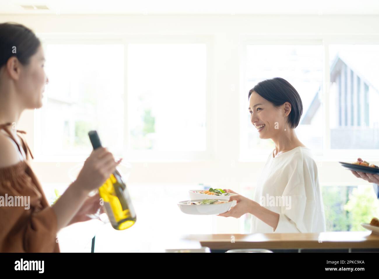 Giapponese che ha una festa domestica Foto Stock