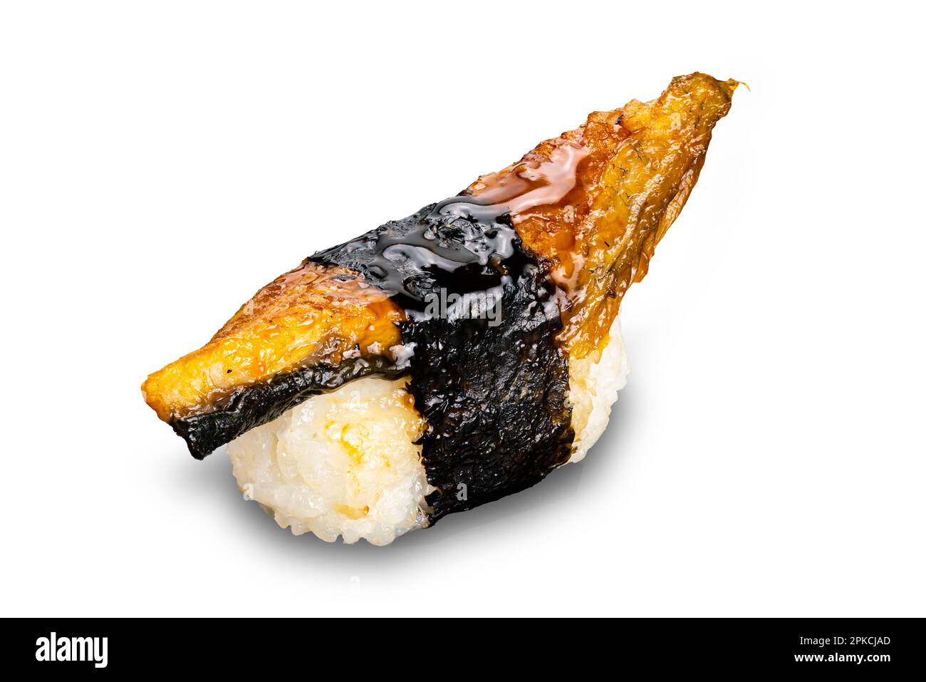 Delizioso sushi Unagi nigiri fatto in casa (sushi di anguilla) isolato su sfondo bianco con percorso di ritaglio. Foto Stock