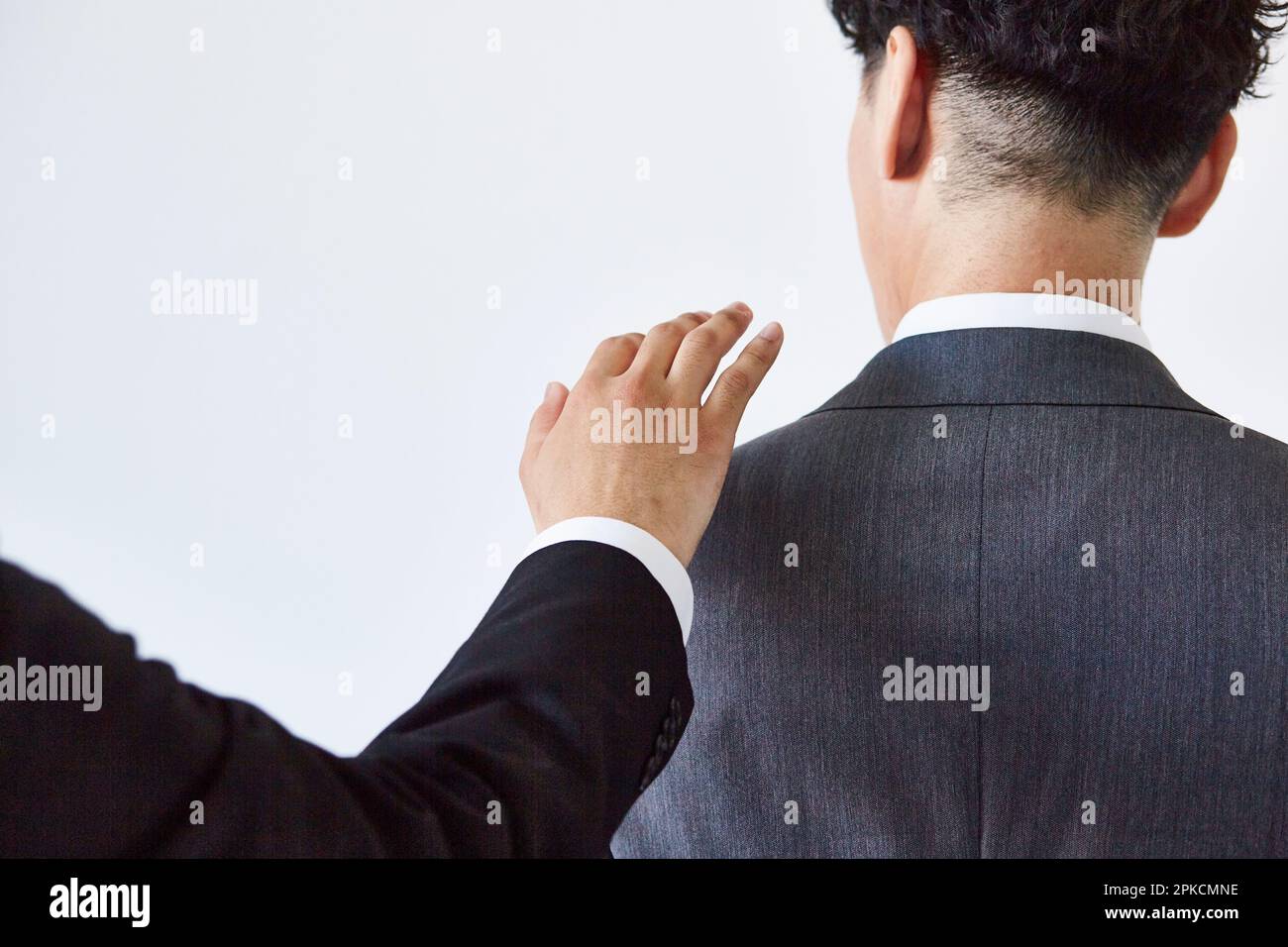 Mano intorno alla spalla immagini e fotografie stock ad alta