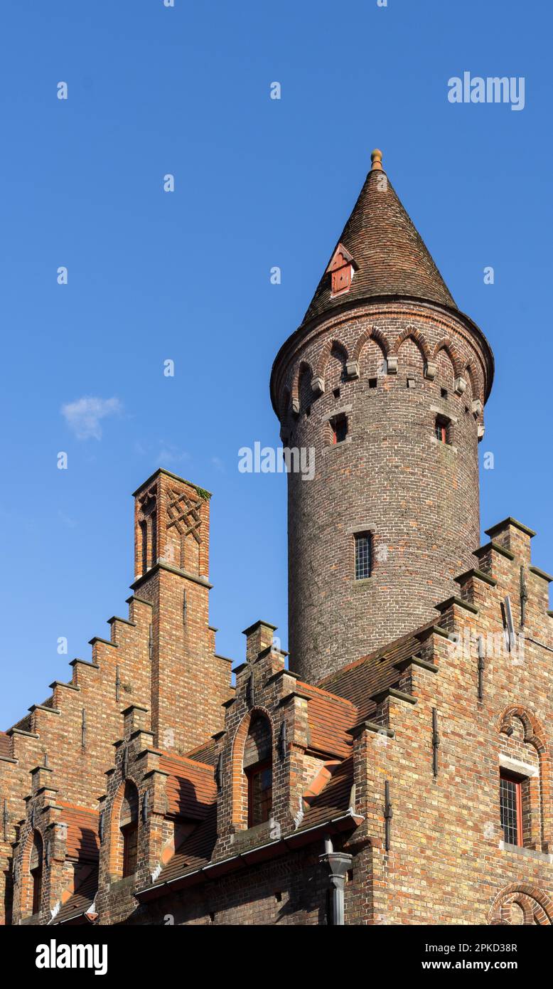 Medievale torre in muratura in Bruges Fiandre Occidentali Belgio Foto Stock